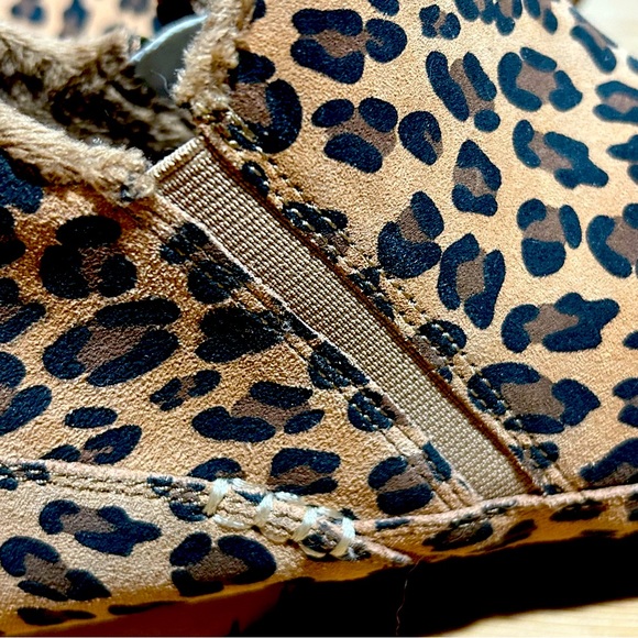 Skechers Relaxed Fit Bootie 9.5 - Picture 7 of 10